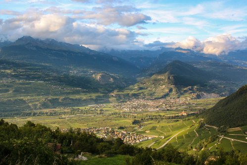 ValaisSunStartingtoSet